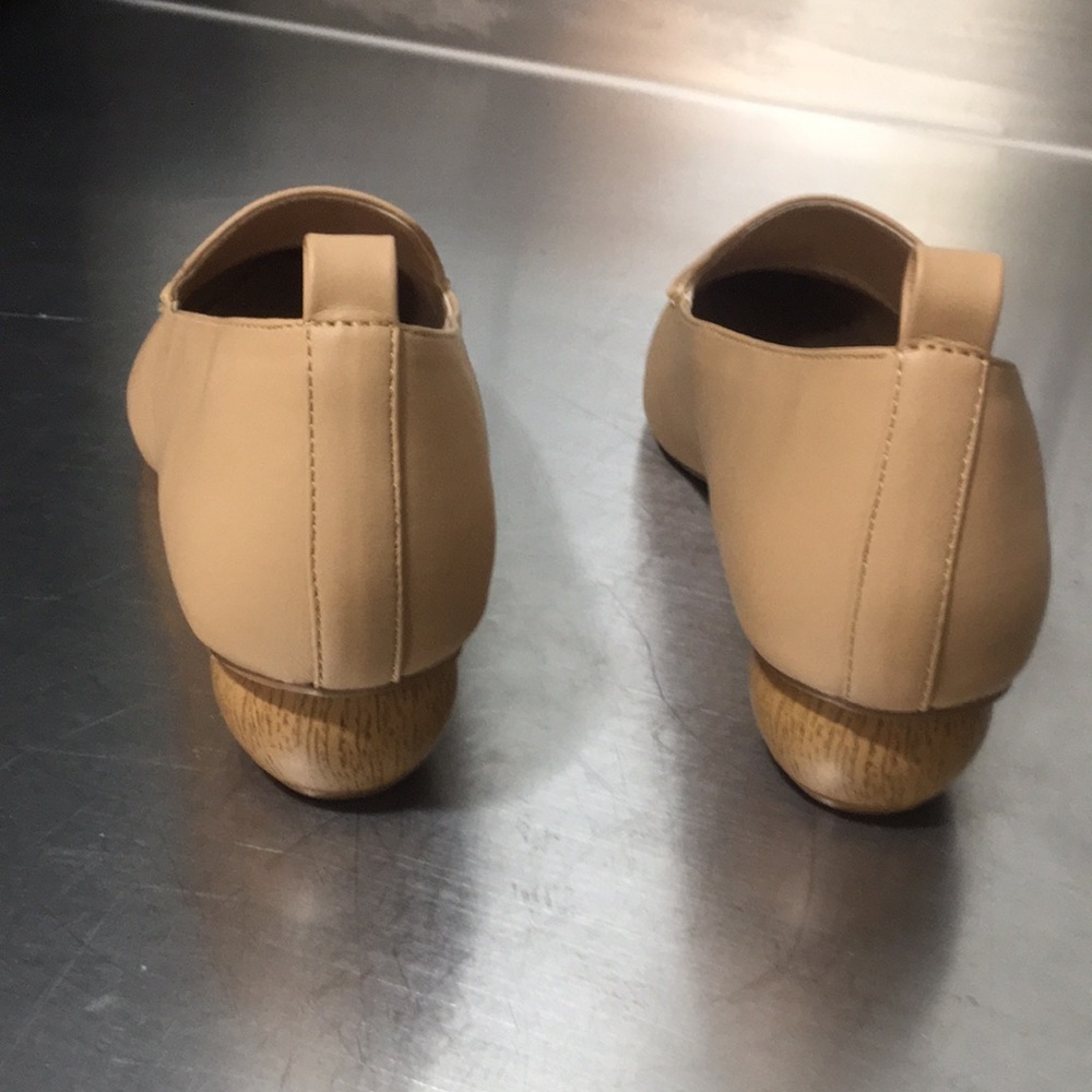 New WB Woman’s Journee Collection Tan Women's Loafers - Picture 4 of 6